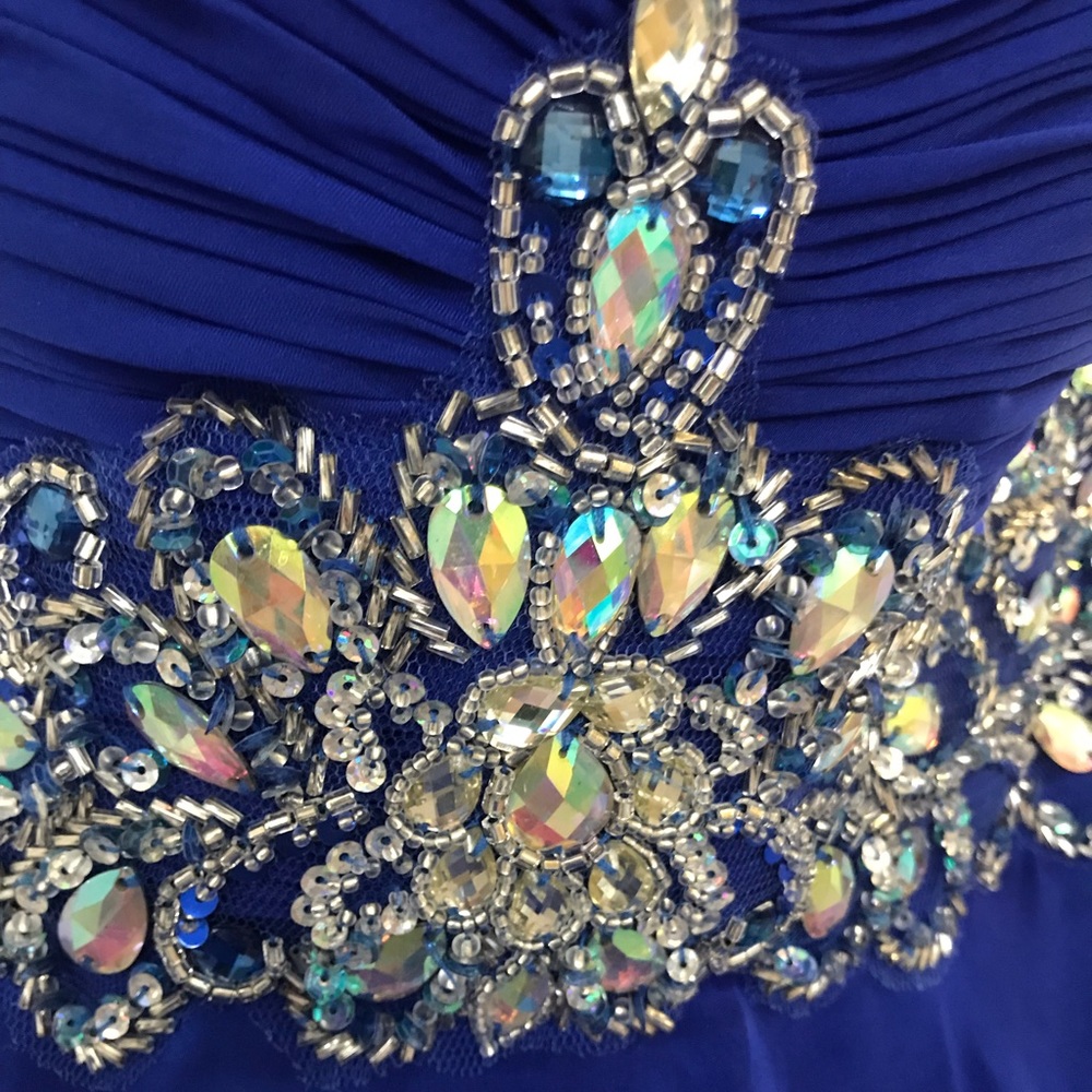 Prom dress - Picture 4 of 8
